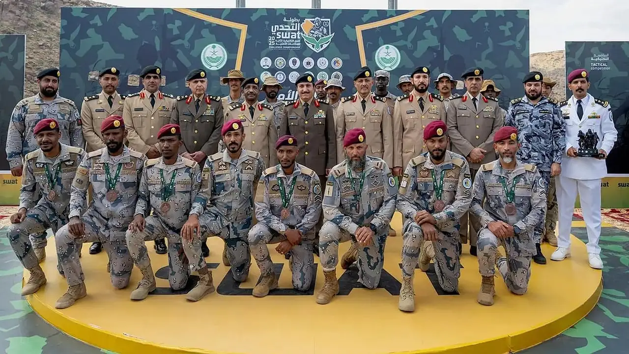 مدير الأمن العام يتوج أبطال بطولة التحدي للفرق التكتيكية في عسير
